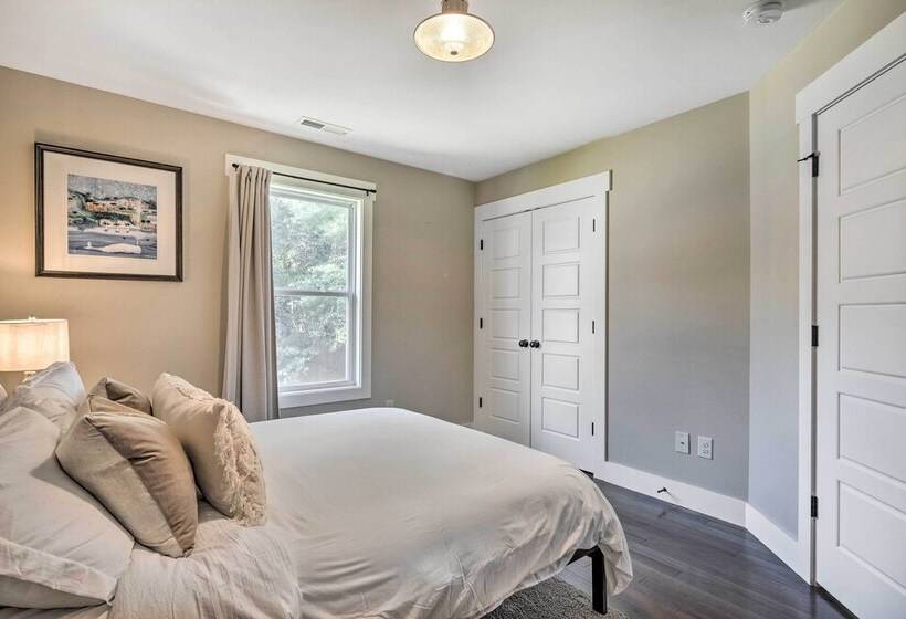 Charming Asheville House W/ Private Hot Tub!