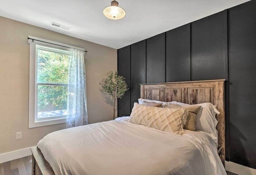 Charming Asheville House W/ Private Hot Tub!