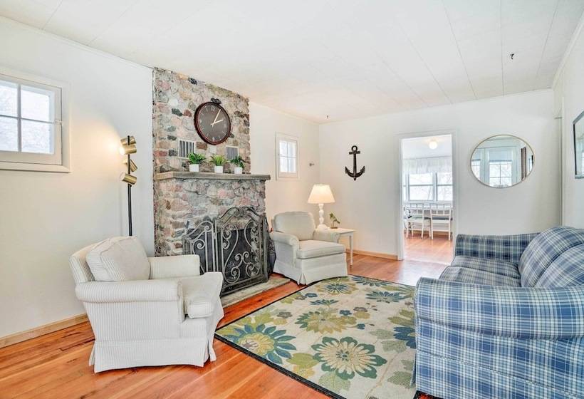 Charming Waterfront Cottage W/ Private Dock!