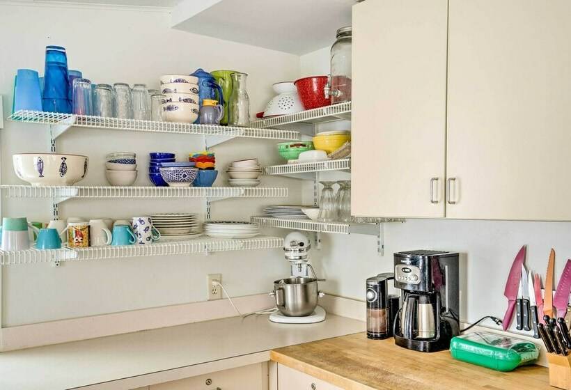 Charming Waterfront Cottage W/ Private Dock!