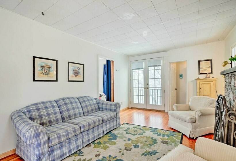 Charming Waterfront Cottage W/ Private Dock!