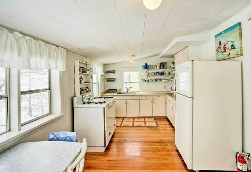 Charming Waterfront Cottage W/ Private Dock!