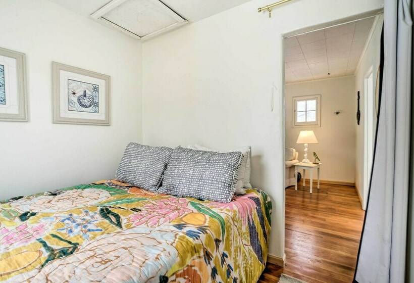 Charming Waterfront Cottage W/ Private Dock!