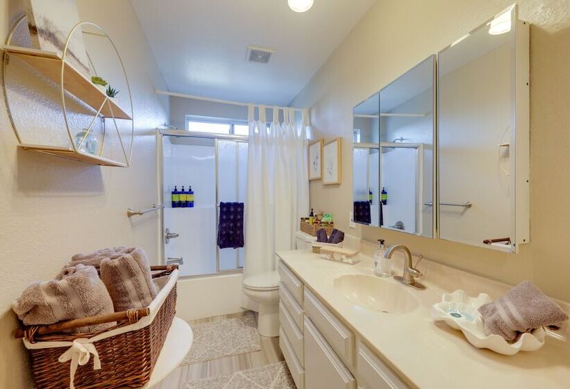 Chic Peaceful Retreat 16 Mi To Beaches & Wineries!