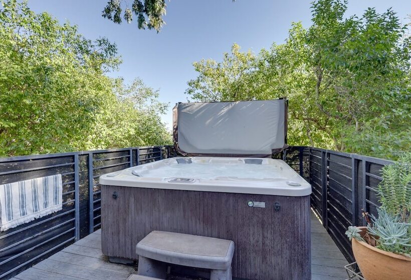 Chic Peaceful Retreat 16 Mi To Beaches & Wineries!