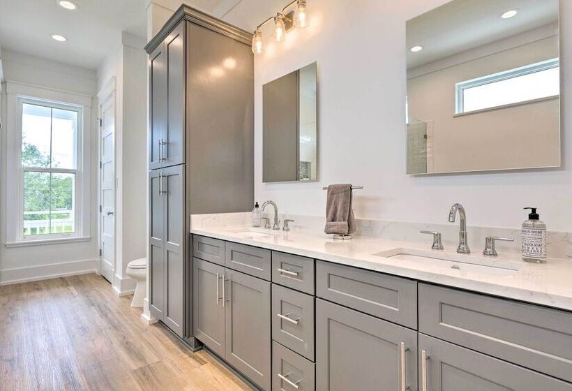 Coastal Waveland House 1/2 Block To Pub Beach