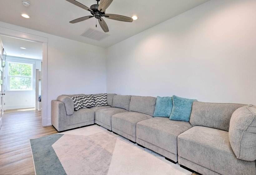 Coastal Waveland House 1/2 Block To Pub Beach