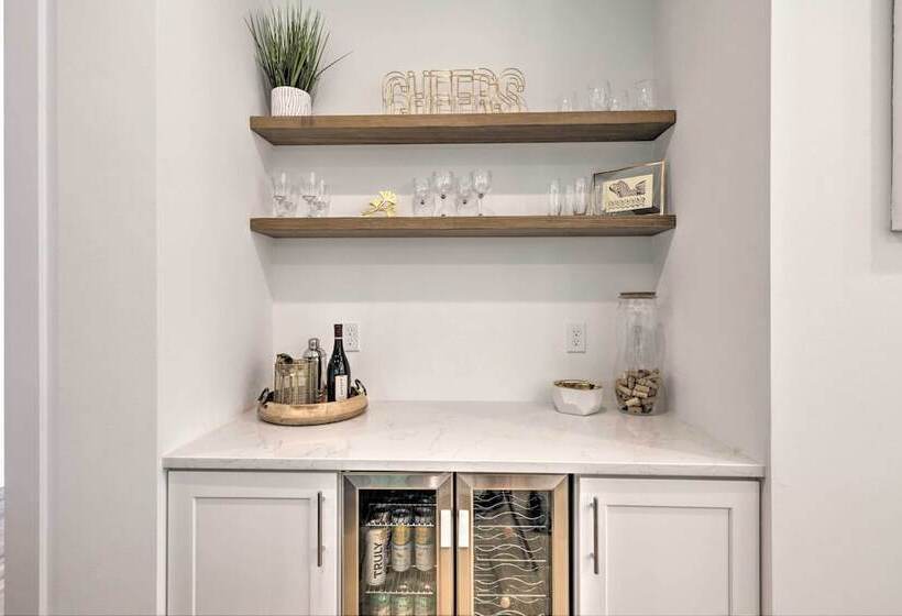 Coastal Waveland House 1/2 Block To Pub Beach