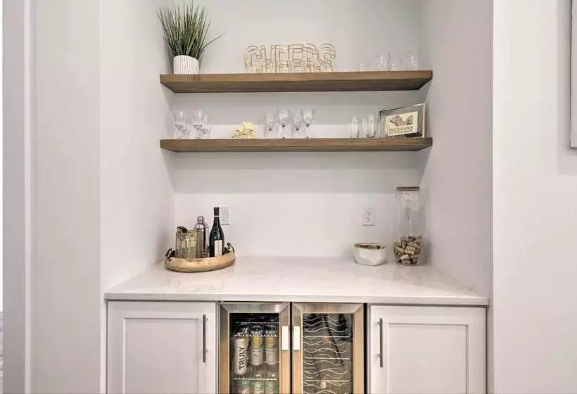 Coastal Waveland House 1/2 Block To Pub Beach