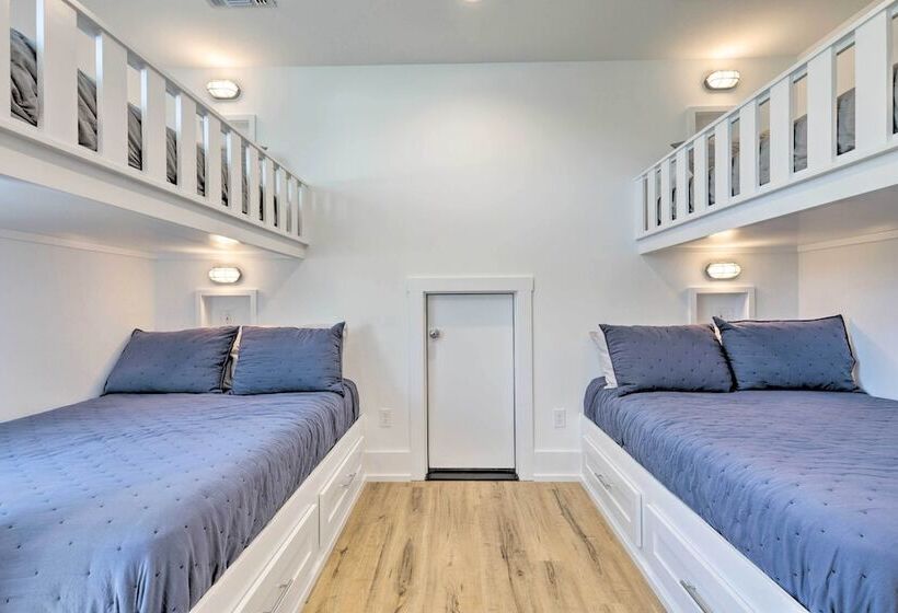 Coastal Waveland House 1/2 Block To Pub Beach