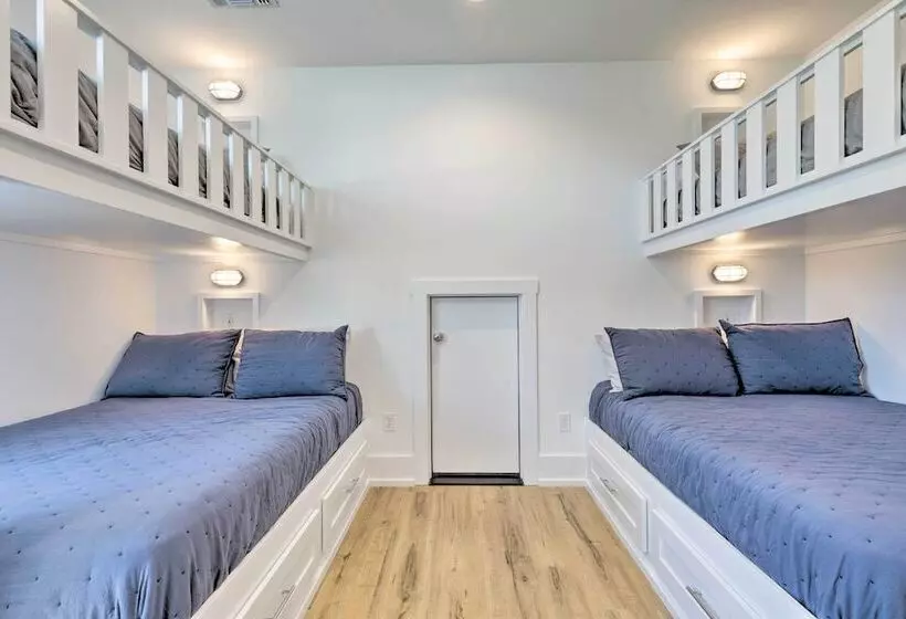 Coastal Waveland House 1/2 Block To Pub Beach