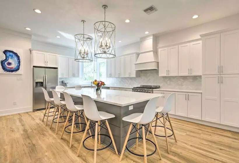 Coastal Waveland House 1/2 Block To Pub Beach