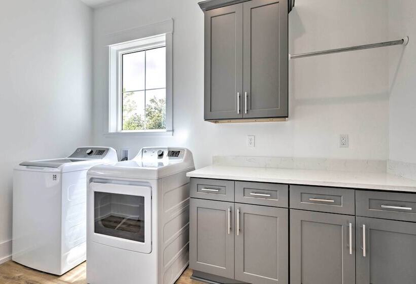 Coastal Waveland House 1/2 Block To Pub Beach