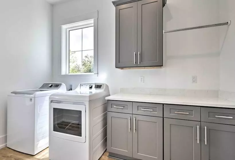 Coastal Waveland House 1/2 Block To Pub Beach