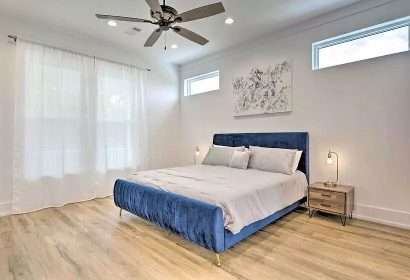 Coastal Waveland House 1/2 Block To Pub Beach