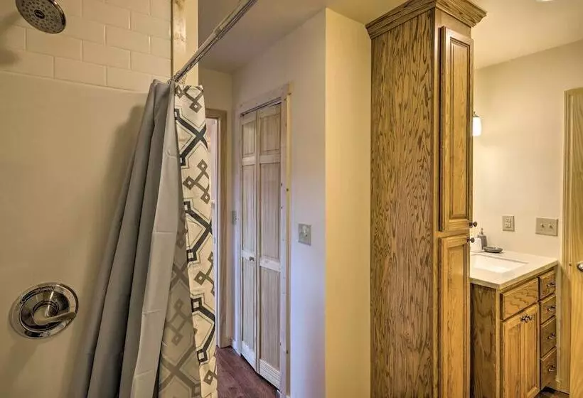 Cozy Cabin On Tuckasegee River   Near Bryson City