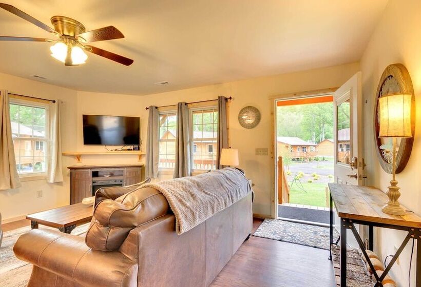 Cozy Cabin On Tuckasegee River   Near Bryson City