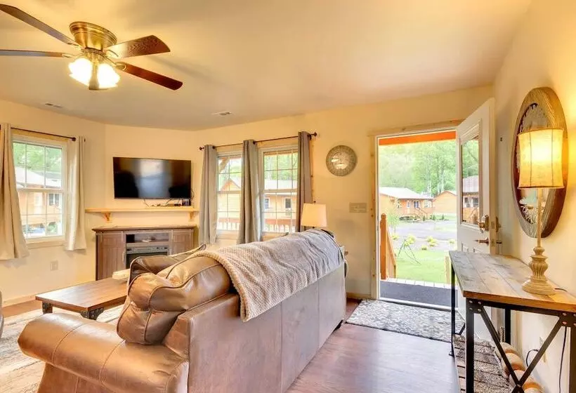 Cozy Cabin On Tuckasegee River   Near Bryson City