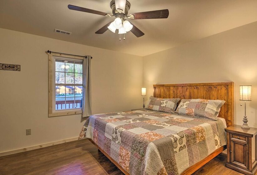 Cozy Cabin On Tuckasegee River   Near Bryson City