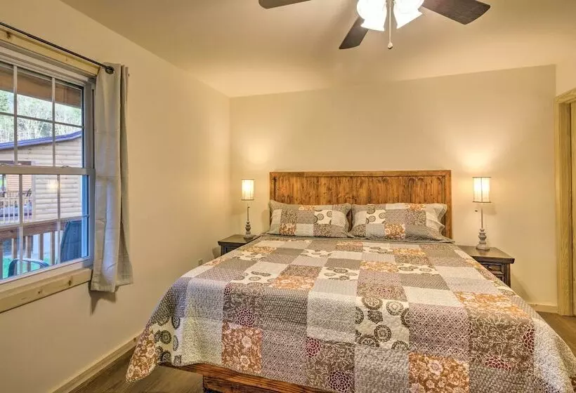 Cozy Cabin On Tuckasegee River   Near Bryson City