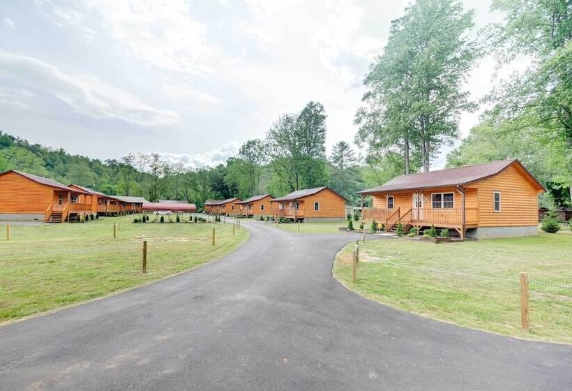 Cozy Cabin On Tuckasegee River   Near Bryson City