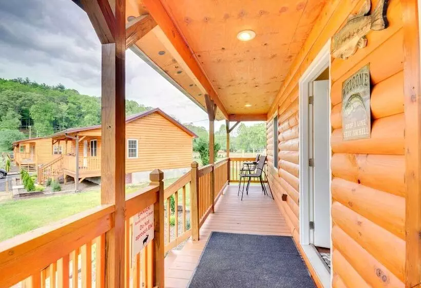Cozy Cabin On Tuckasegee River   Near Bryson City