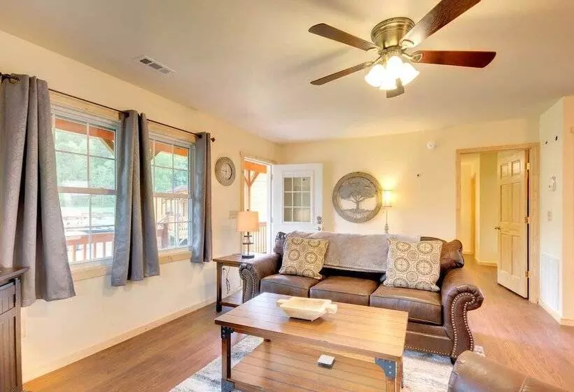 Cozy Cabin On Tuckasegee River   Near Bryson City