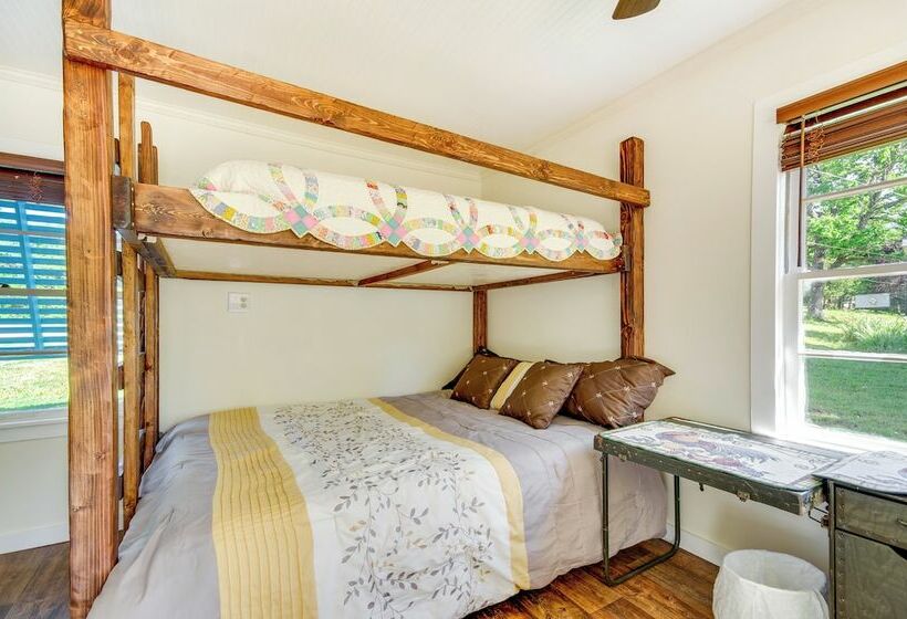 Cozy Henderson Hideaway: Fish, Hike, & Boat!