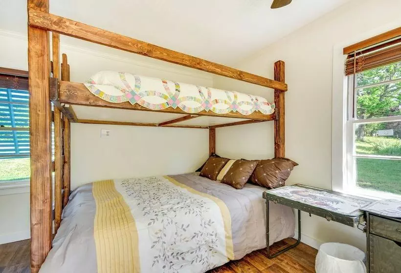 Cozy Henderson Hideaway: Fish, Hike, & Boat!