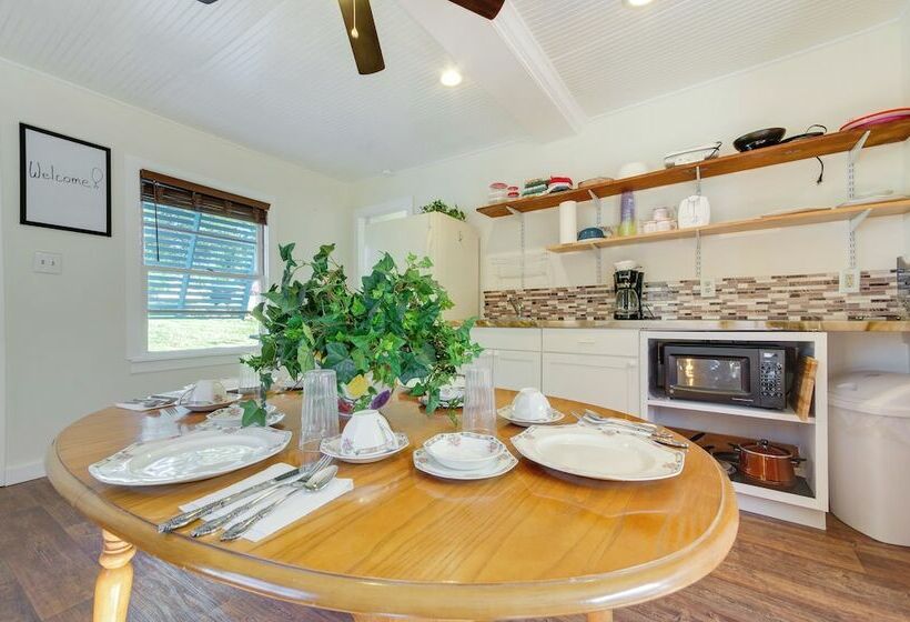 Cozy Henderson Hideaway: Fish, Hike, & Boat!