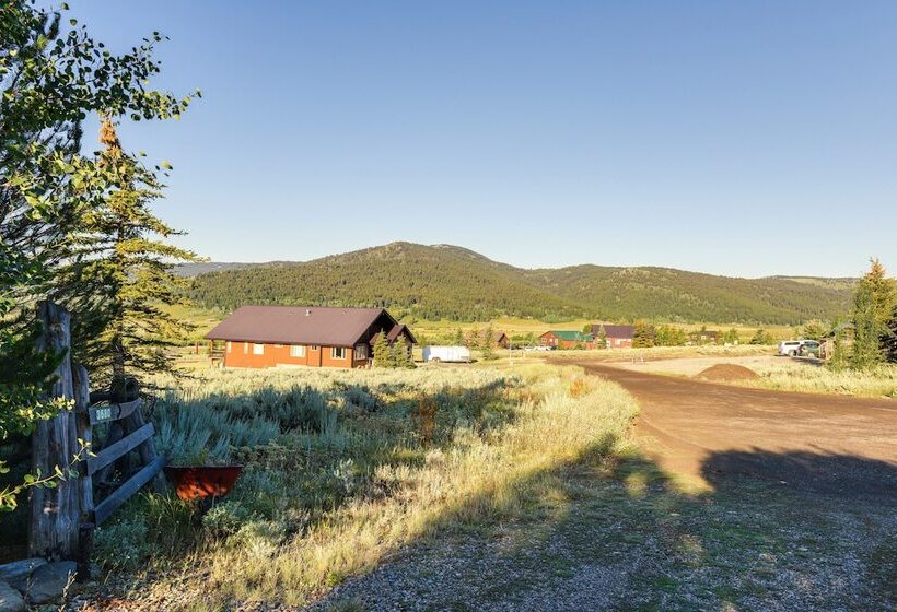 Cozy Island Park Cabin, 20 Mi To Yellowstone!