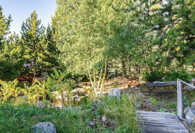 Cozy Island Park Cabin, 20 Mi To Yellowstone!