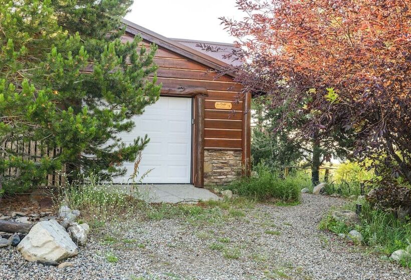 Cozy Island Park Cabin, 20 Mi To Yellowstone!