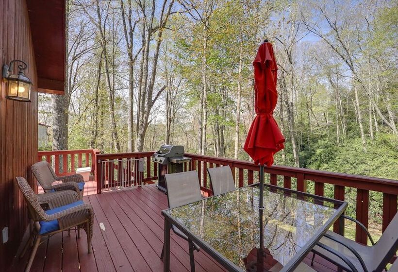 10 Mi To Sugar Mountain: Cozy Newland Cabin!