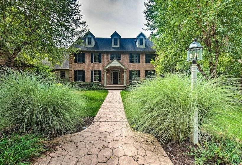 Extravagant Atglen Manor W/ Private 60 Acre Land!