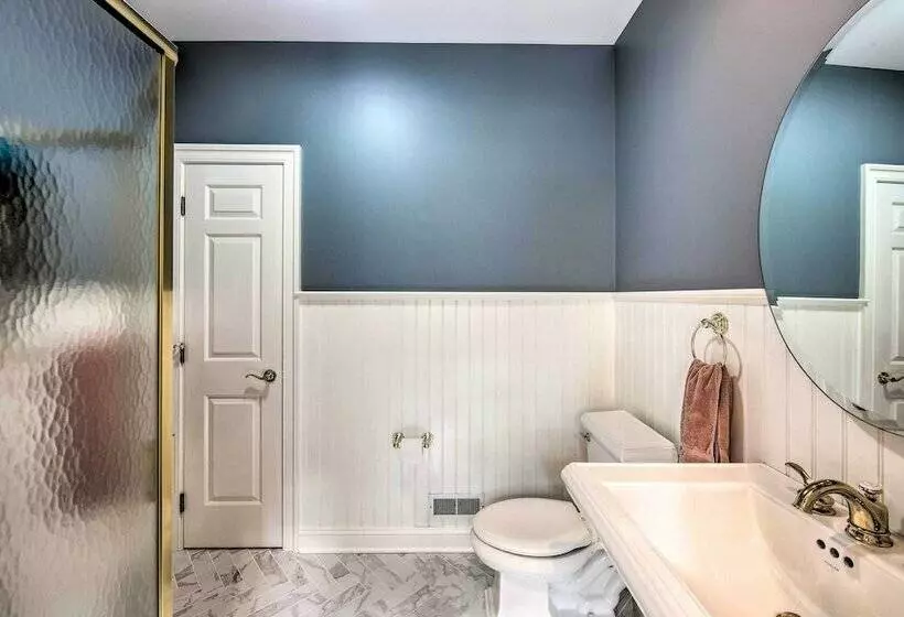 Extravagant Atglen Manor W/ Private 60 Acre Land!