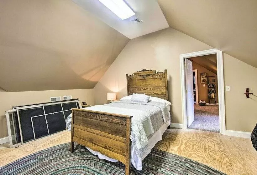 Extravagant Atglen Manor W/ Private 60 Acre Land!