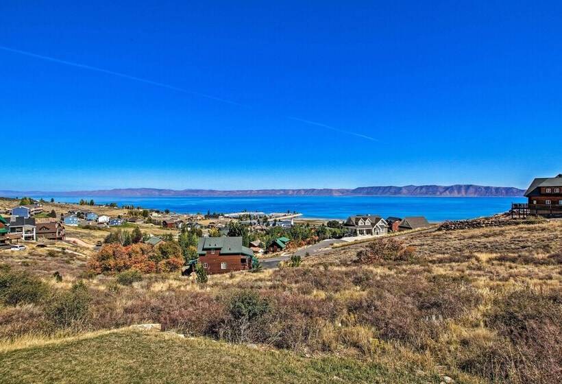 Garden City Lake House: Hot Tub & Views!