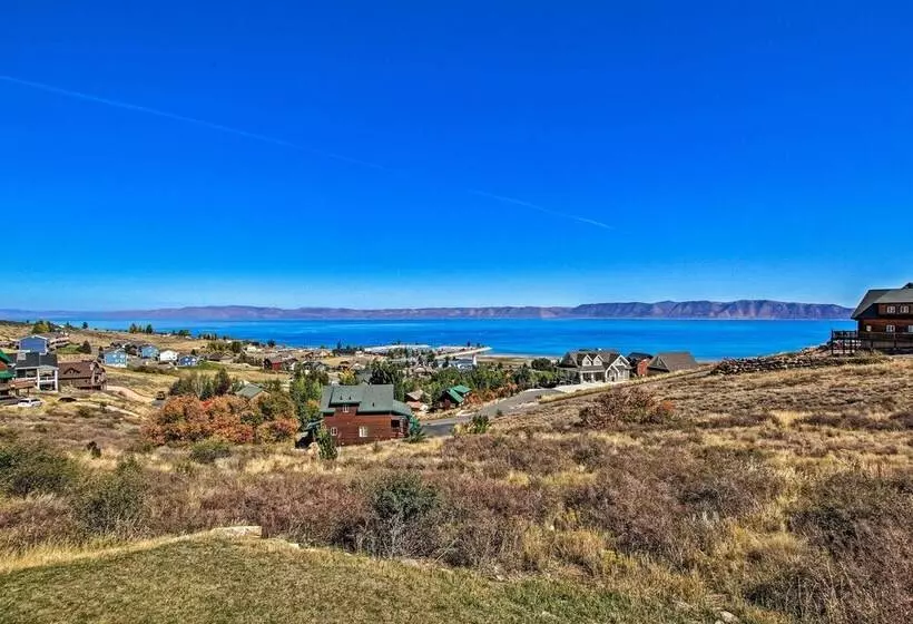 Garden City Lake House: Hot Tub & Views!