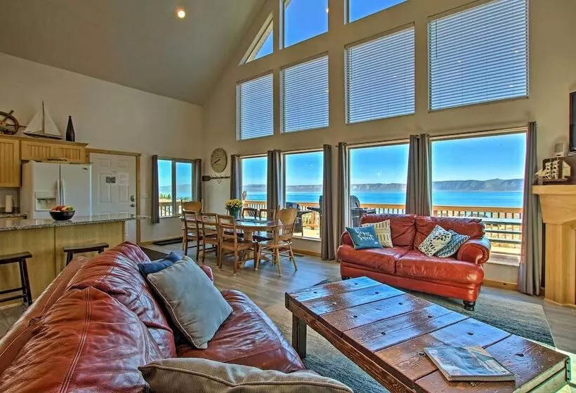 Garden City Lake House: Hot Tub & Views!