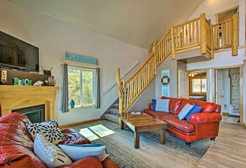 Garden City Lake House: Hot Tub & Views!