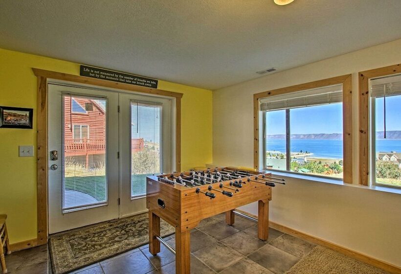 Garden City Lake House: Hot Tub & Views!