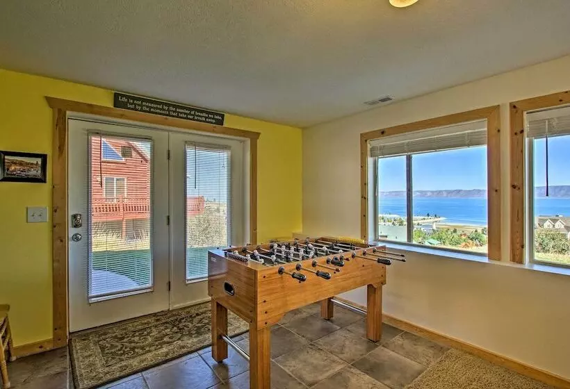 Garden City Lake House: Hot Tub & Views!