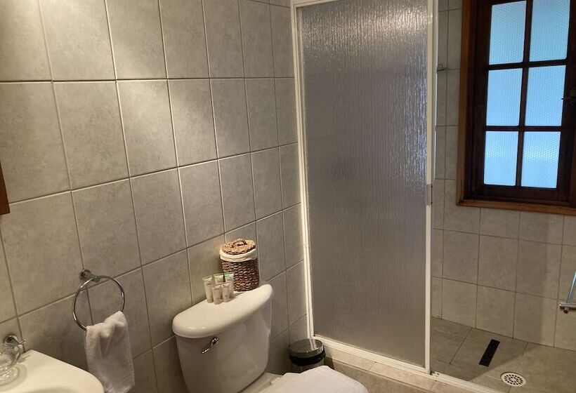 Otel Green Baker Lodge