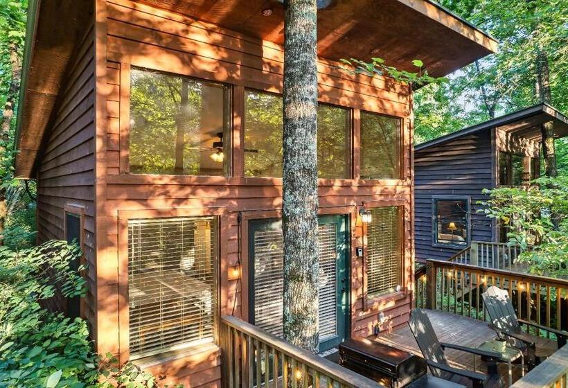 酒店 Rivers Edge Treehouses