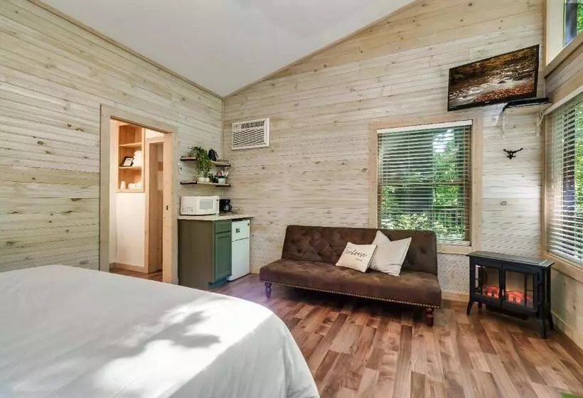 ホテル Rivers Edge Treehouses