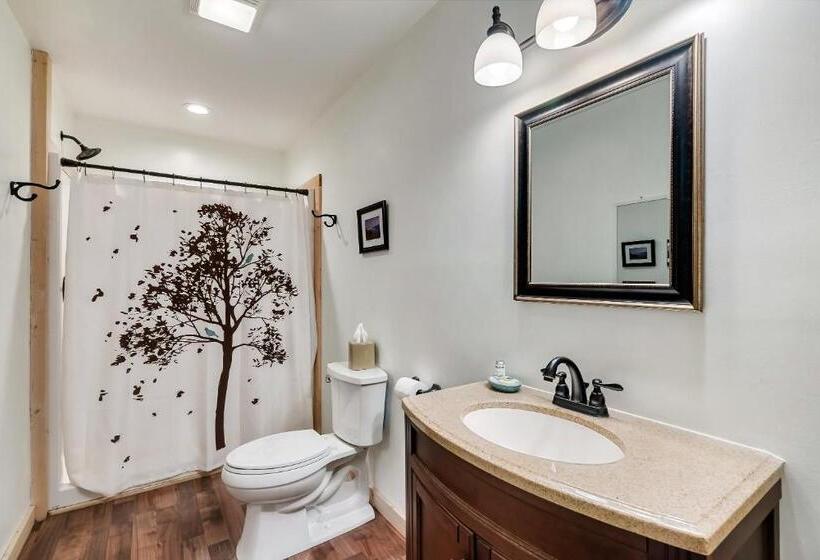 酒店 Rivers Edge Treehouses