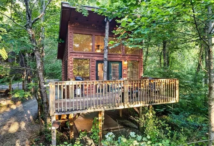 ホテル Rivers Edge Treehouses