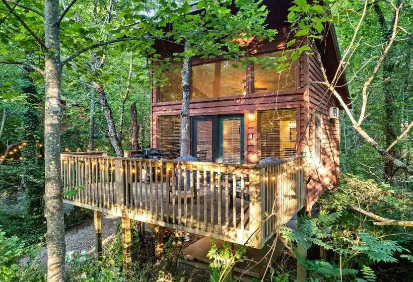 ホテル Rivers Edge Treehouses