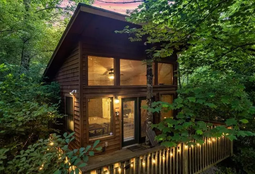 ホテル Rivers Edge Treehouses